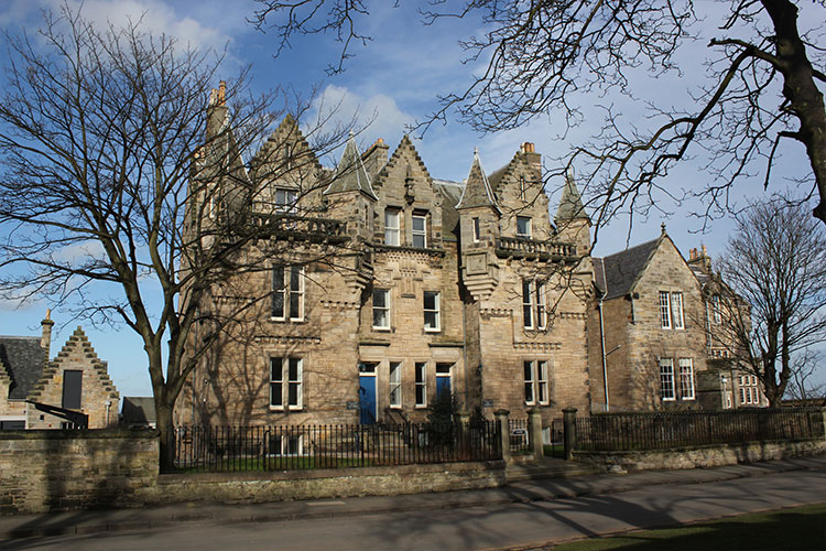Edgecliffe