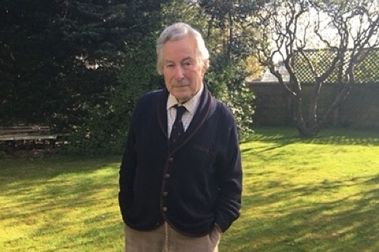 Honorary Professor Tom Duncan