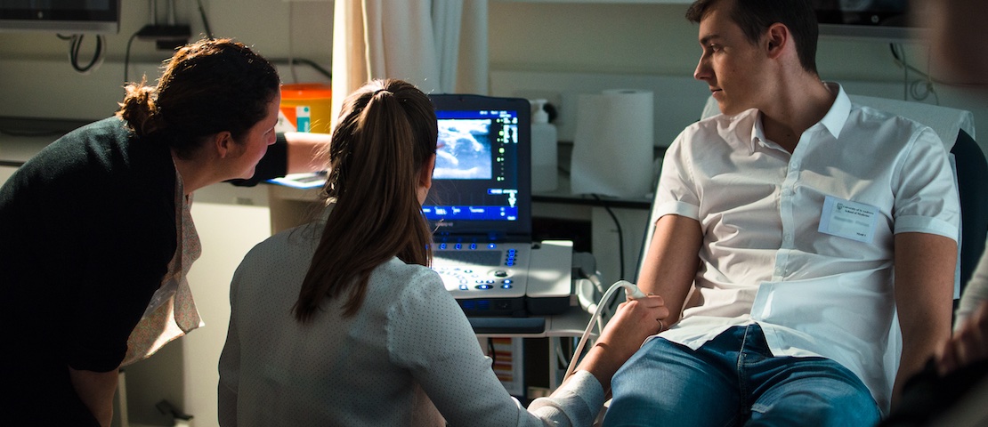 Students using the ultrasound suite
