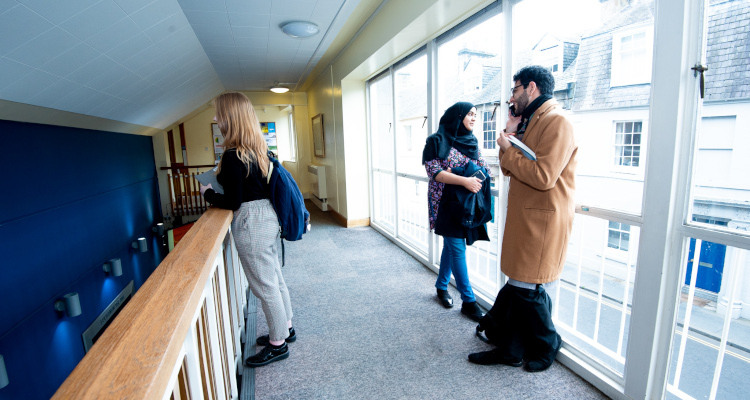 Students on the gallery above Buchanan lecture theatre