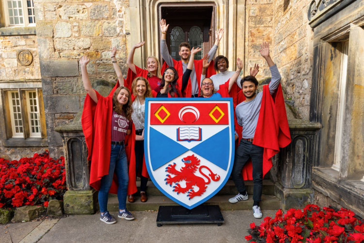 Red Gowns crest